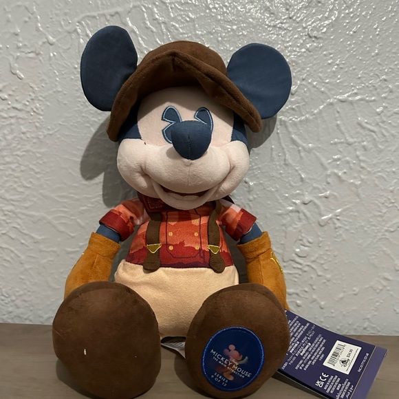 Mickey Mouse Main Attraction Collection - Picture 6 of 8